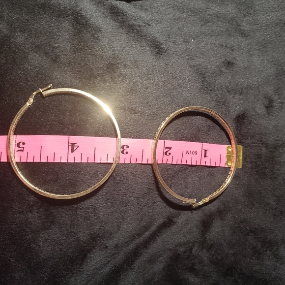 Gold - Picture 3 of 4